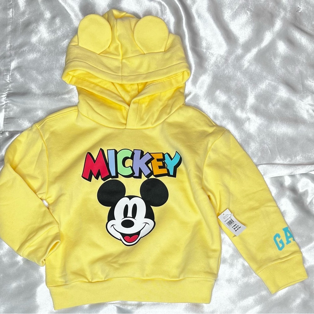 GAP Yellow Mickey Mouse Sweatshirt Hoodie with matching shorts.